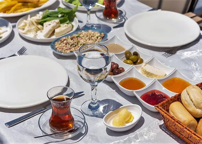 Liman Deluxe Hotel *